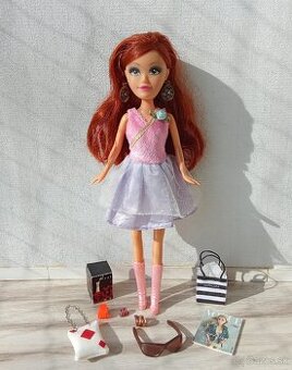 Módna hrzdavovlasá bábika s doplnkami