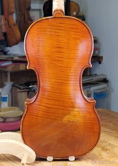 Husle značené Jan Líbal 4/4