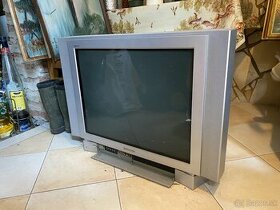 predám starý televízor Panasonic