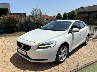 Volvo V40 Momentum 2016