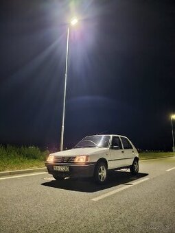 Predám Peugeot 205