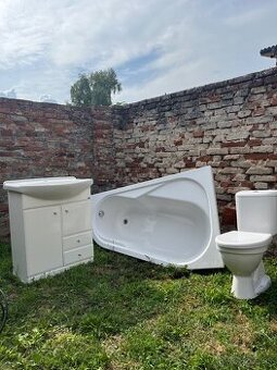 Na predaj WC, umývadlo so skrinkou a vaňa