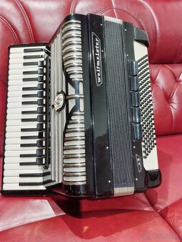 Akordeon harmonika Weltmeister S5 120 bas Cassotto šachta