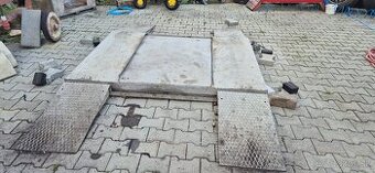 Pneumaticky prizdvih,zdvihak,noznicovy,Corghi