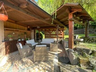 Rodinný dom s bazénom vo Veľkej Lehôtke