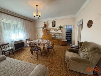 Tehlový rodinný dom s letnou kuchyňou Svätý Peter