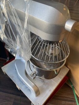 Predám kuchynský robot 10 litrový kotlík