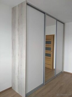 Vstavaná skriňa nová