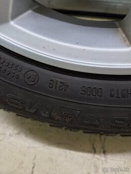 Pream kolesa na Toyot Yais R15