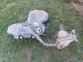 Nádrž Audi A4 B7 2.0 i - 1