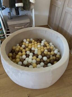 Bazén s loptičkami