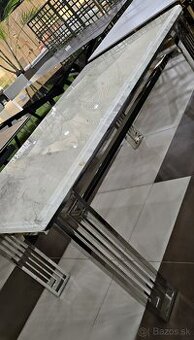 Mramorovy jedalensky stol