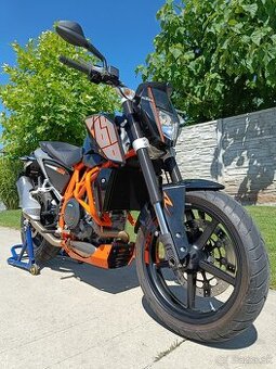 KTM Duke 690