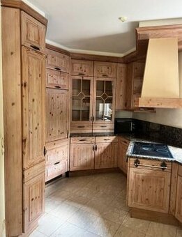 Nádherná kuchyně z masivu se spotřebiči,5912