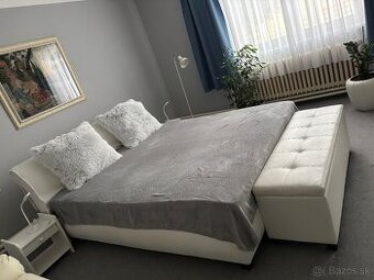 Posteľ 180x200