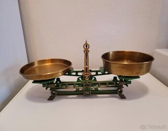 Starožitná váha 3kg s pôvodnými miskami.