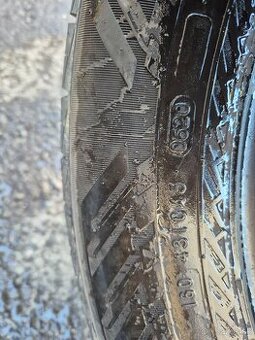 Predam letne pneu 4x 215/60R17 Nokian