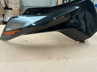 Plastový kryt nádrže- KTM Duke 790 2022