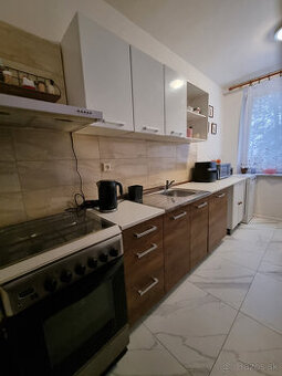 NA PREDAJ 3 IZBOVÝ BYT s LOGGIOU 74 m2 MYJAVA