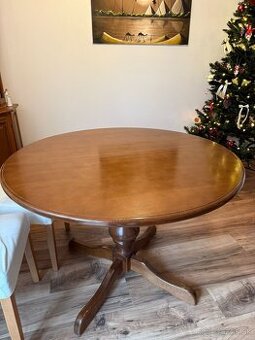 Predám masívny rozkladací jedálenský stôl