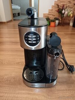 Kávovar s napeňovačom mlieka SEMM 1470 A2