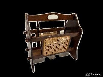 Starožitný pořadač na noviny