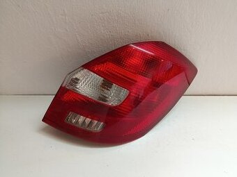 zadve svetlo prave fabia2 5j6945112a 20€