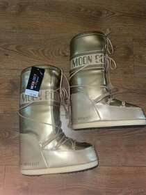 Moon Boots gold