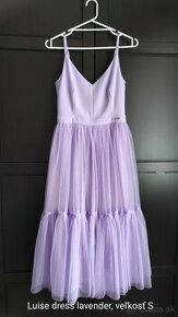 Spoločenské šaty s tylovou sukňou - 1