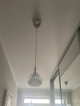 jemné visiace lampy