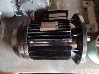 Predam elektromotor na 380-400V.