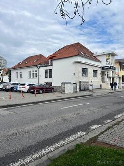 Parkovanie v centre Nitry bez hľadania .miesta na zaparkovan