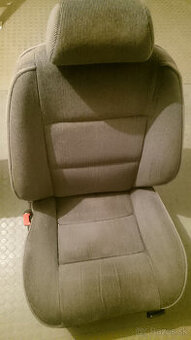 Sedadlá Peugeot 605 /rezervované/
