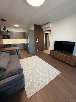 Luxusný 2-izbový byt na prenájom v Eurovea Tower – 25. posch