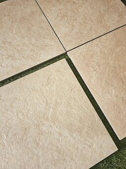 Dlažba aj na terče 60x60x2cm vzhľad pieskovec, protišmyk