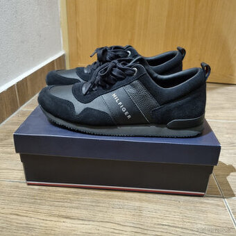 Tommy Hilfiger - 1