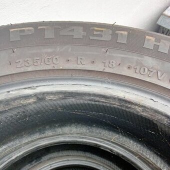 235/60 R18