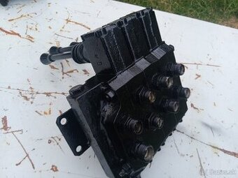 Hydraulický rozvádzač trojsekciový Jihlavan