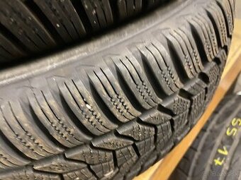 skoro nové zimne 215/65r17 99V HANKOOK WINTER ICEPT EVO3