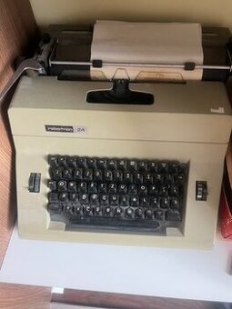 Predam pisaci stroj