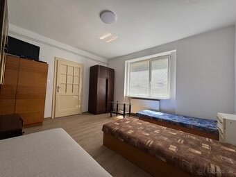 PRENÁJOM 2-izb. domu s dvorom - v blízkosti mesta