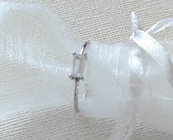 Dámske strieborný prsteň Baguette