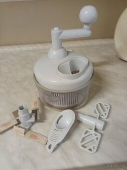 Ručný krájač, šlahač, odstreďovač