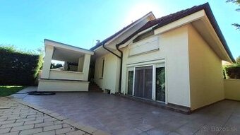 PREDAJ-Kompletne prerobený 5 izb.RD s garážou v Komárne