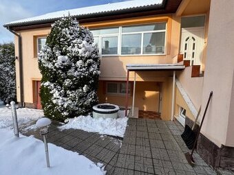 Dom v MČ Myslava, veľká okrasná záhrada, 12 á pozemok