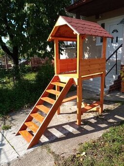 detský domček so šmýkačkou