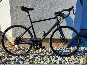 Cestný bicykel RC500 kotúčové brzdy čierny - výborný stav