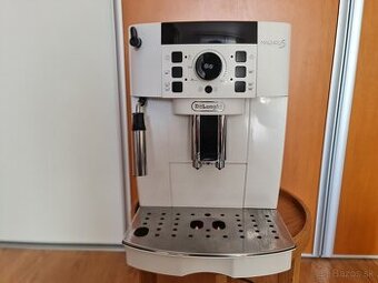 Kávovar delonghi