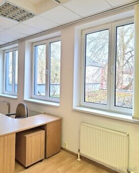 Kancelársky priestor v budove Finančného centra v Púchove. - 1