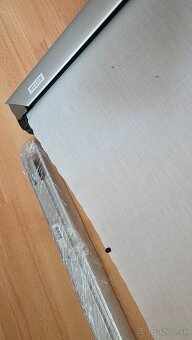 Velux tieniaca roleta na solárny pohon M04